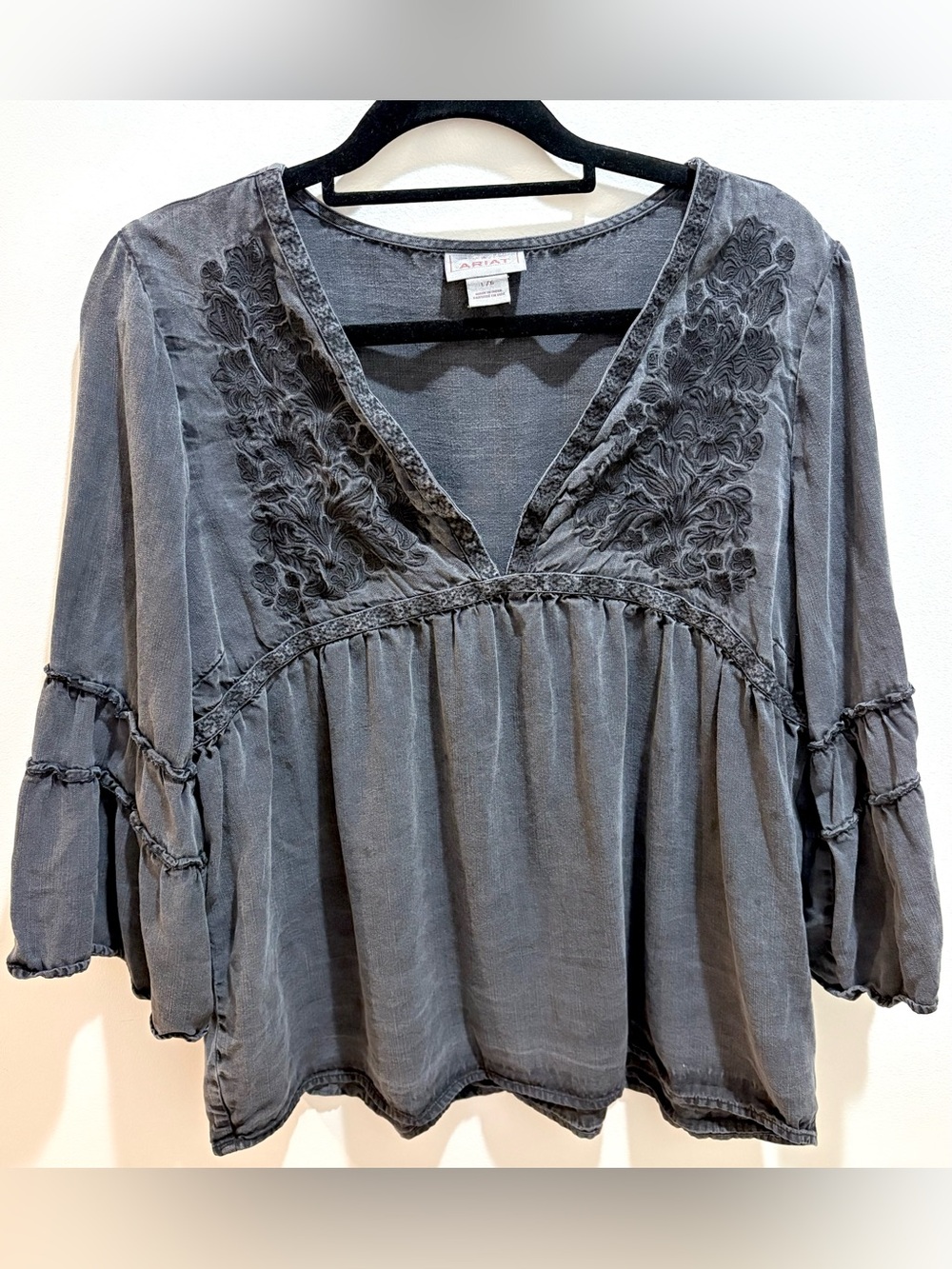 Ariat Women’s Size L Western Bell Sleeve Embroidered Top Black Gray Saloon